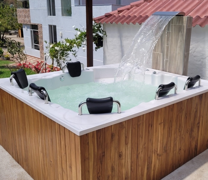 Jacuzzi Luxe — Aquavita Jacuzzis y Piscinas